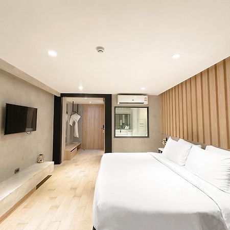 Loft Bangkok Hotel Exterior foto